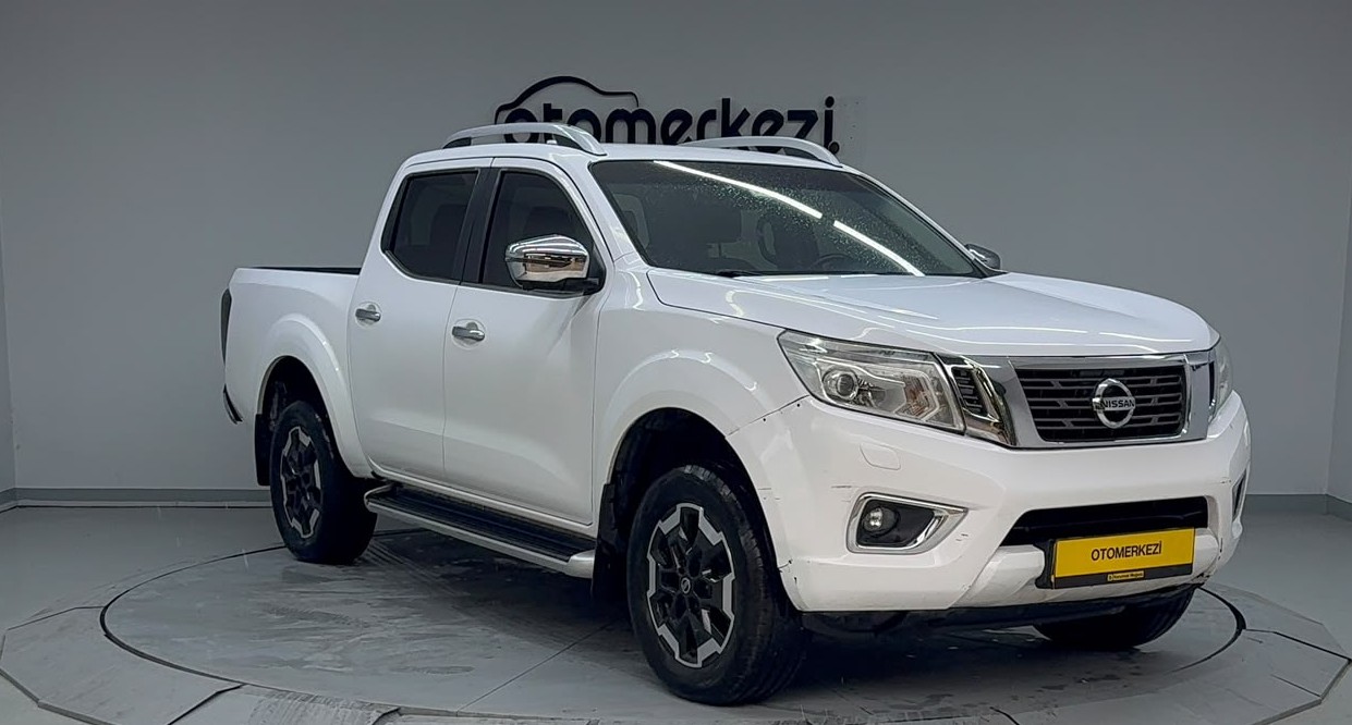 NISSAN NAVARA 5